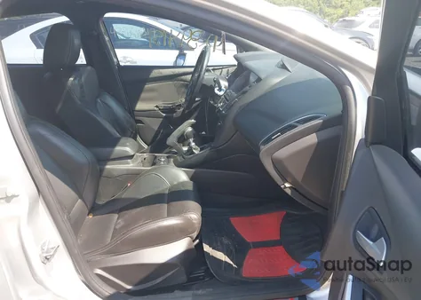 2014 Ford Focus St z USA, uszkodzony, nr VIN 1FADP3L96EL164339